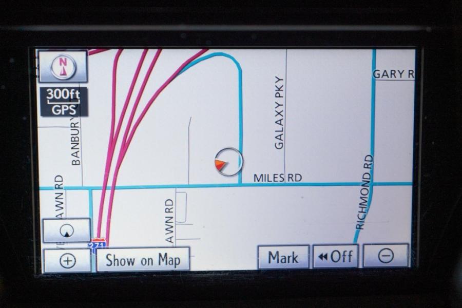 Детали интерьера Lexus LF-A (108) 2012 года  (фото 8 из 34)